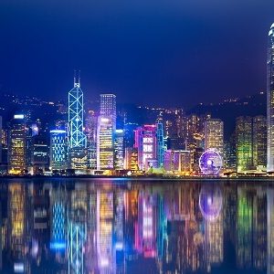 Hong kong by night – 570x300_0